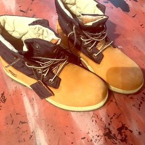 Timberlands roll top